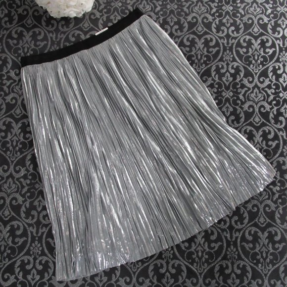 NWT Macys Metallic Silver Pleated Full Midi Skirt - Picture 7 of 13